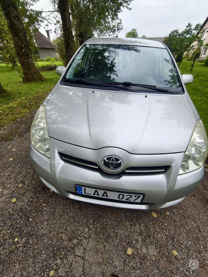 Toyota Corolla Verso, 2.2 l., Минивэн