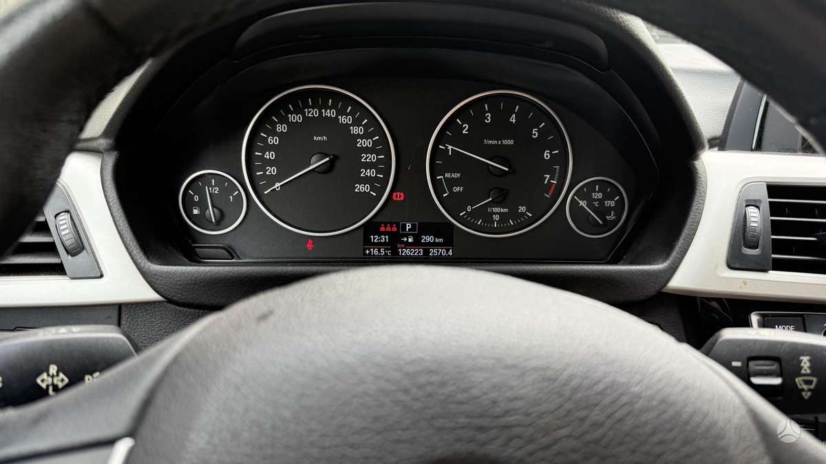 BMW 318, 1.5 l., Седан