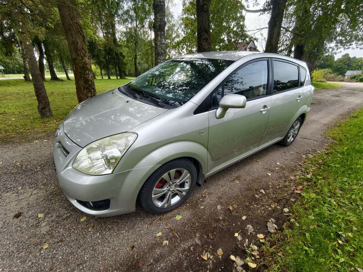 Toyota Corolla Verso - 1