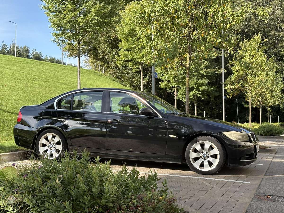 BMW 325, 2.5 l., Седан