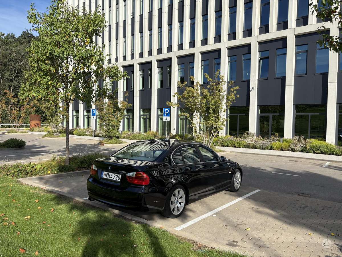 BMW 325, 2.5 l., Седан