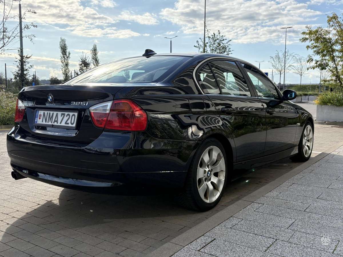 BMW 325, 2.5 l., Седан