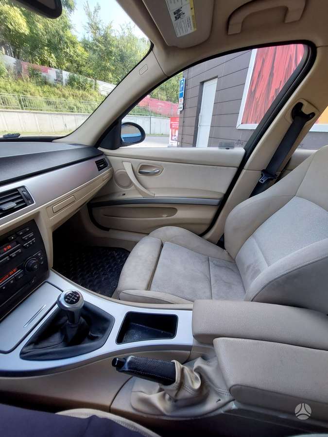 BMW 325, 2.5 l., Седан