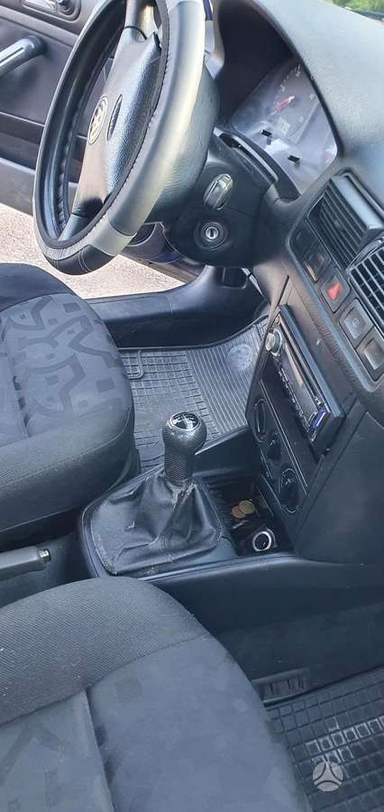 Volkswagen Golf - 4