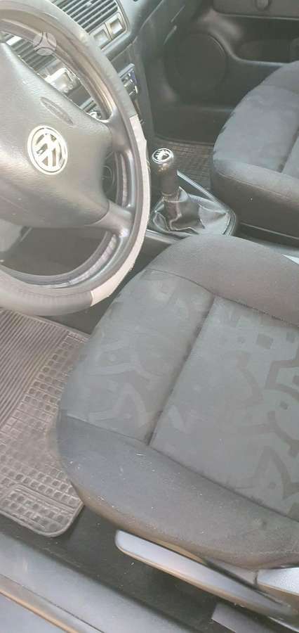 Volkswagen Golf - 6
