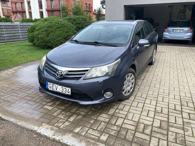 Toyota Avensis - 1