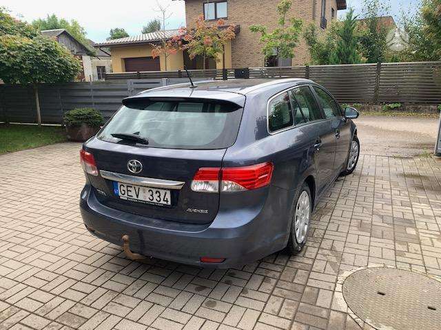 Toyota Avensis - 2