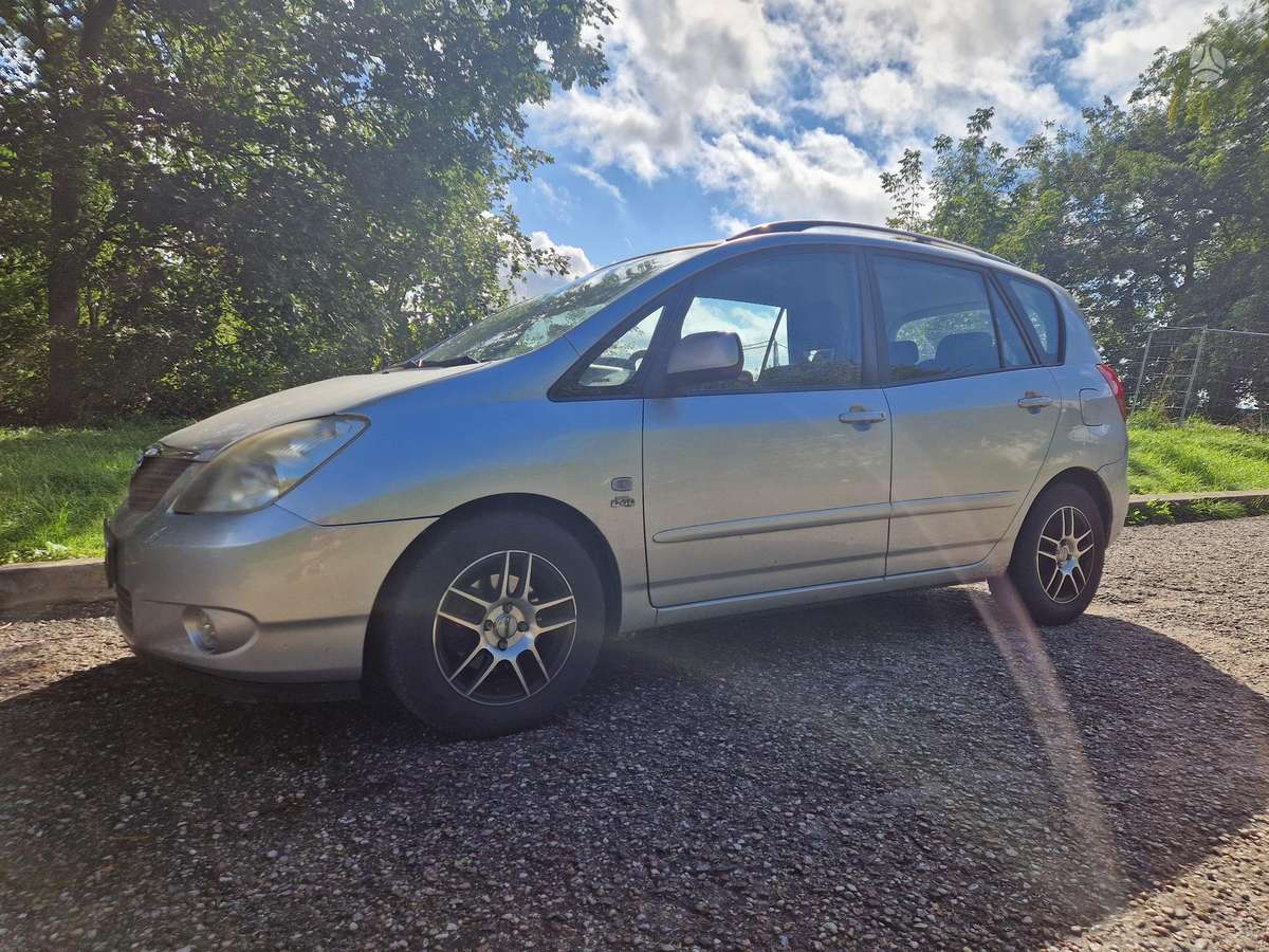 Toyota Corolla Verso - 2
