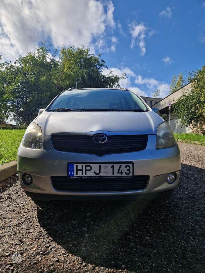 Toyota Corolla Verso - 3