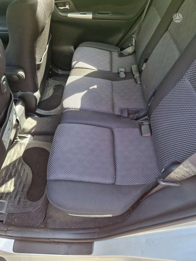 Toyota Corolla Verso - 8