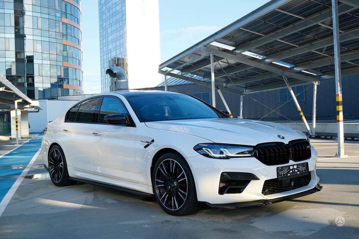 BMW M5, 4.4 l., Седан