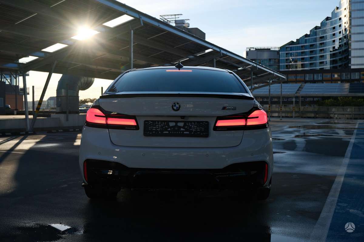 BMW M5, 4.4 l., Седан