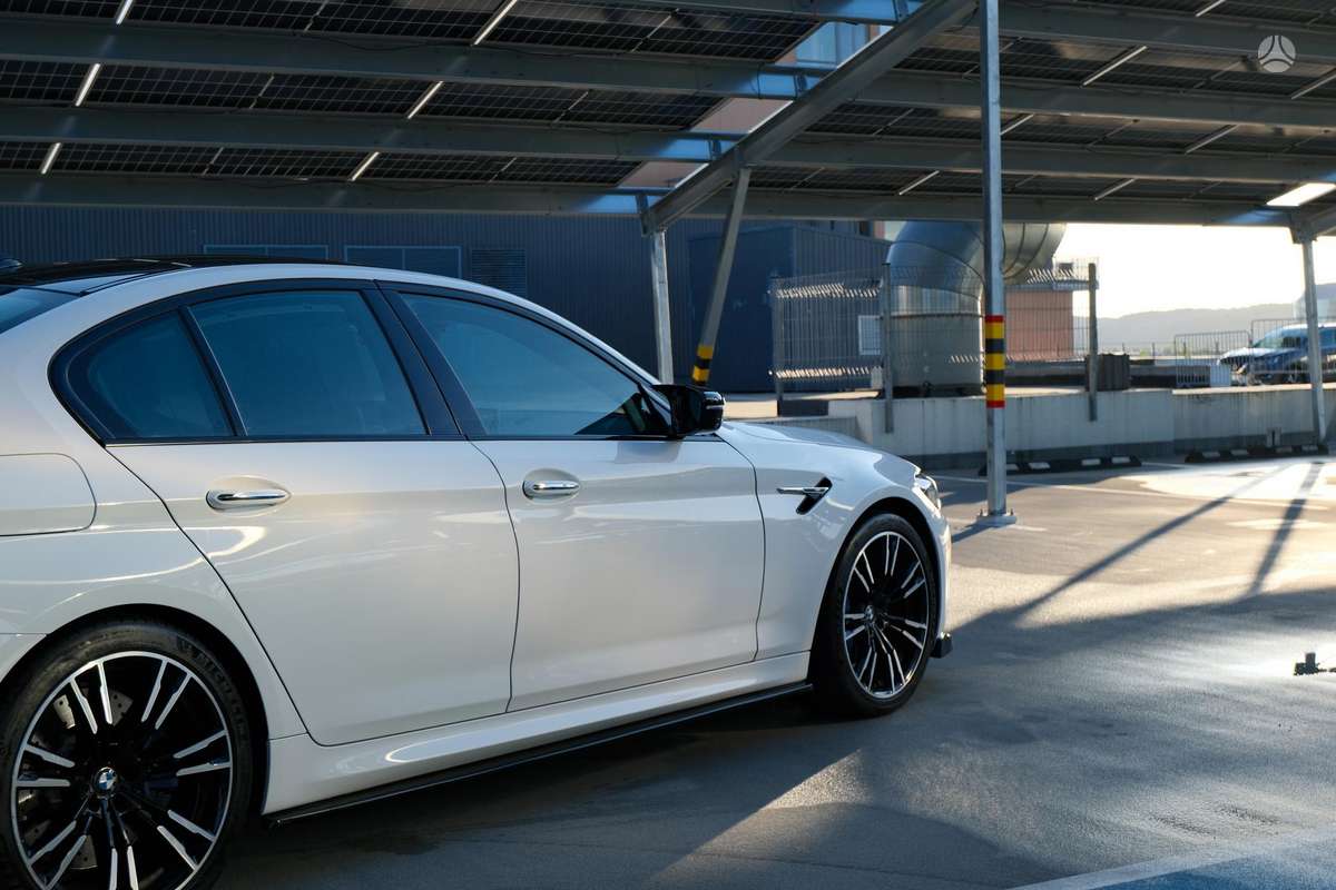 BMW M5, 4.4 l., Седан