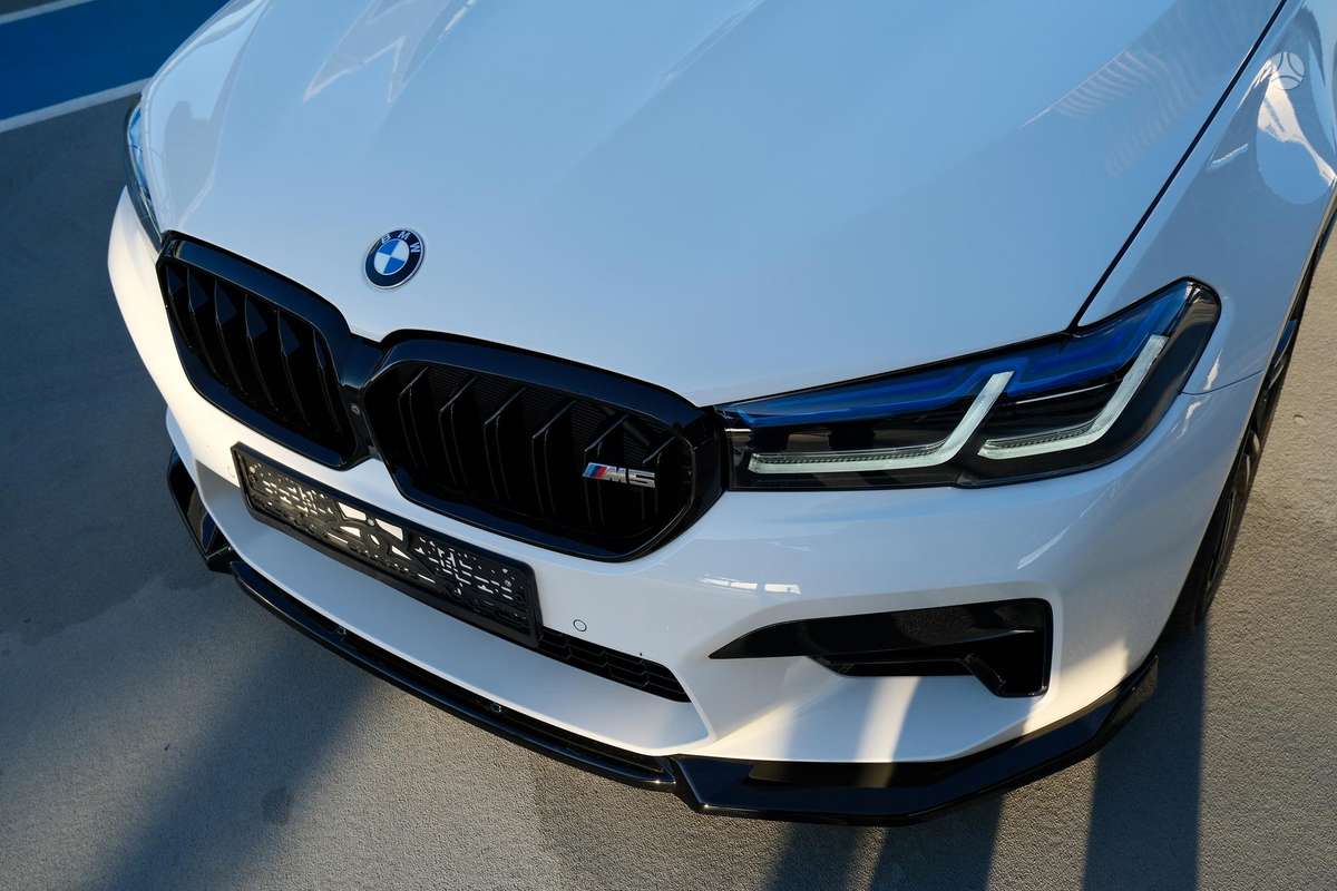 BMW M5, 4.4 l., Седан