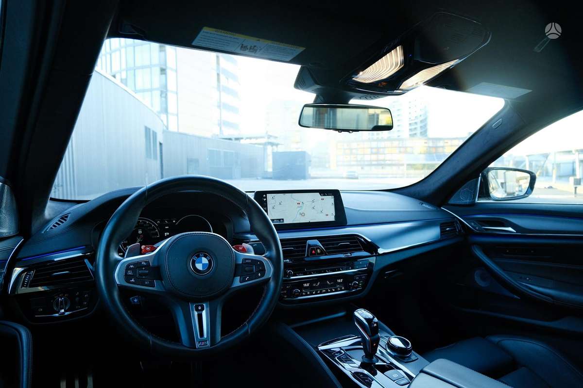BMW M5, 4.4 l., Седан