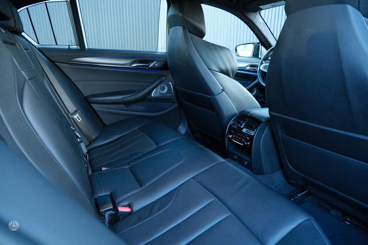 BMW M5, 4.4 l., Седан
