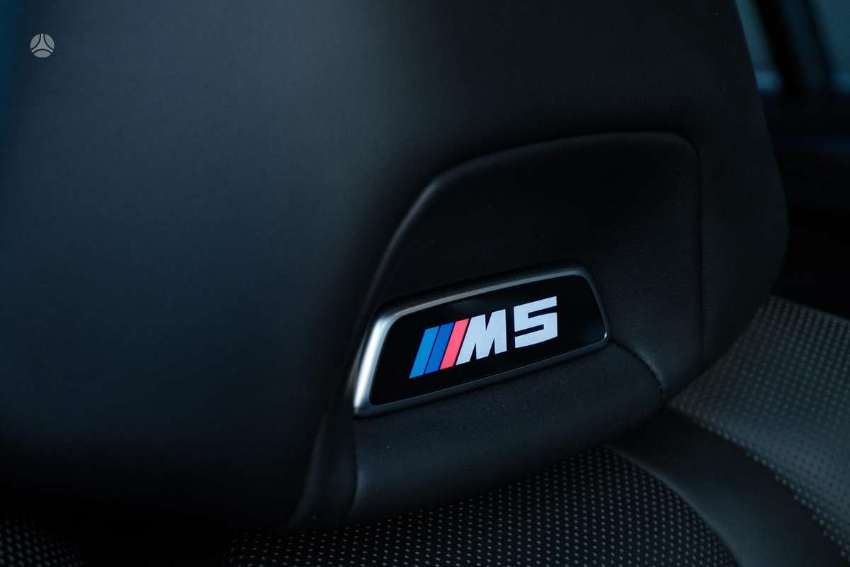 BMW M5, 4.4 l., Седан