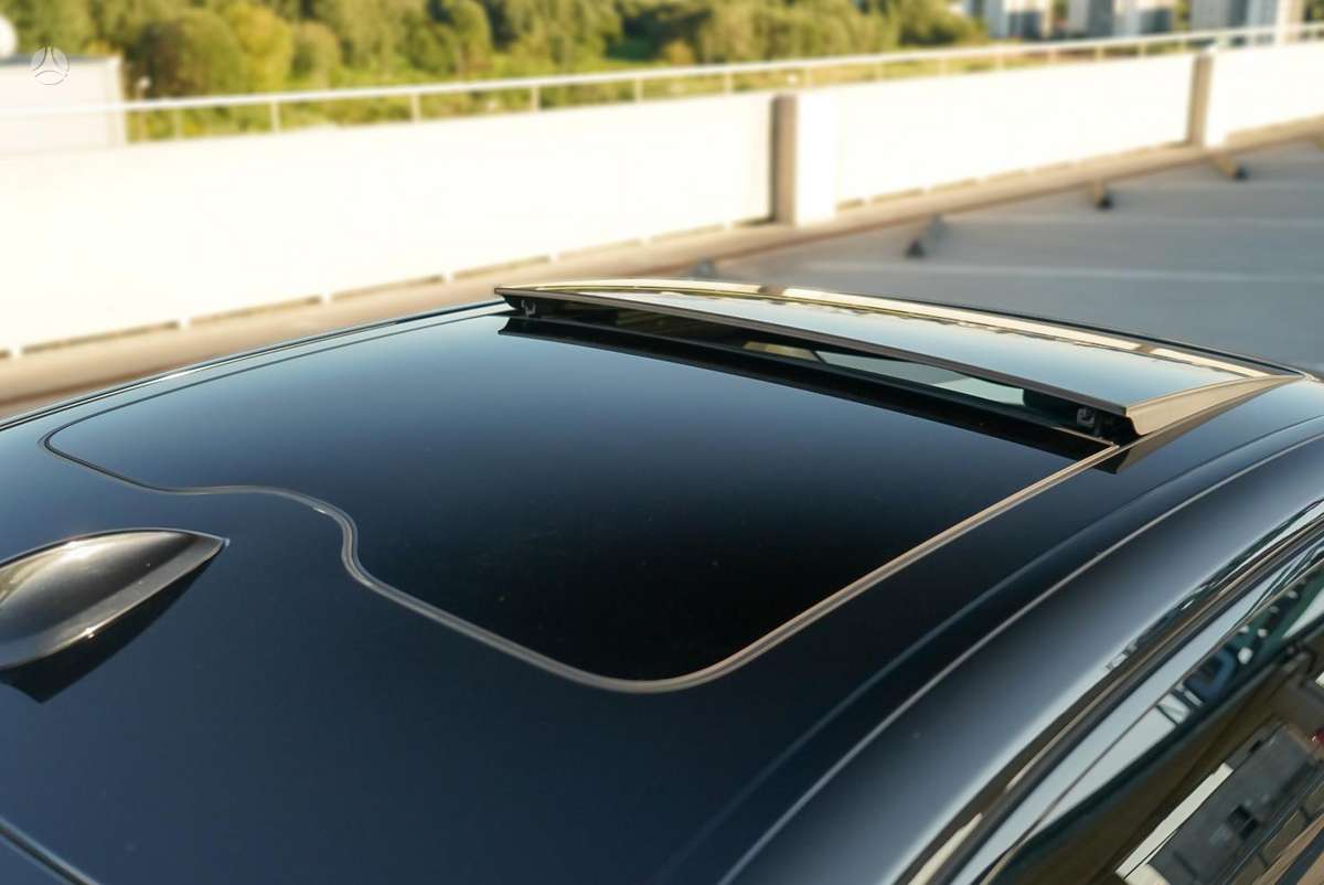 BMW 750, 4.4 l., Седан