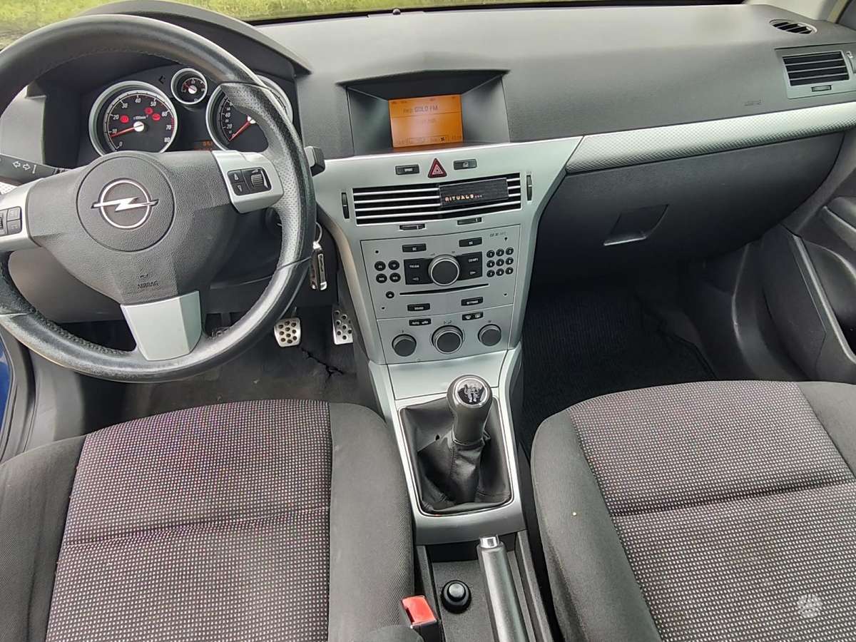 Opel Astra, 1.8 l., Хэтчбек