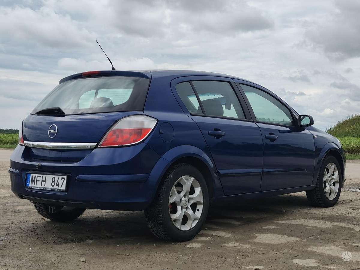 Opel Astra, 1.8 l., Хэтчбек