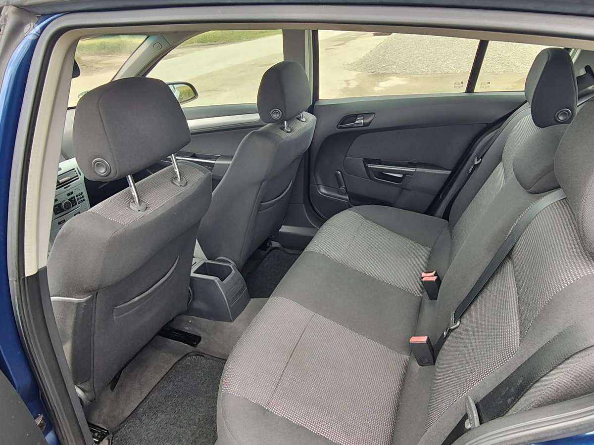 Opel Astra, 1.8 l., Хэтчбек
