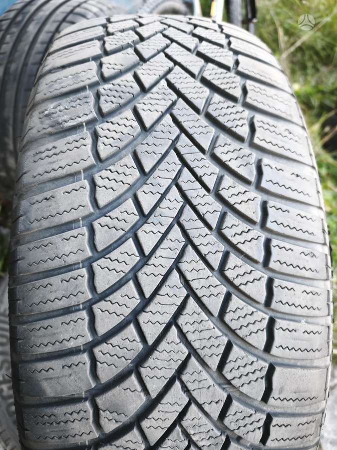 Bridgestone BLIZZAK LM005, winter 235/55 R19