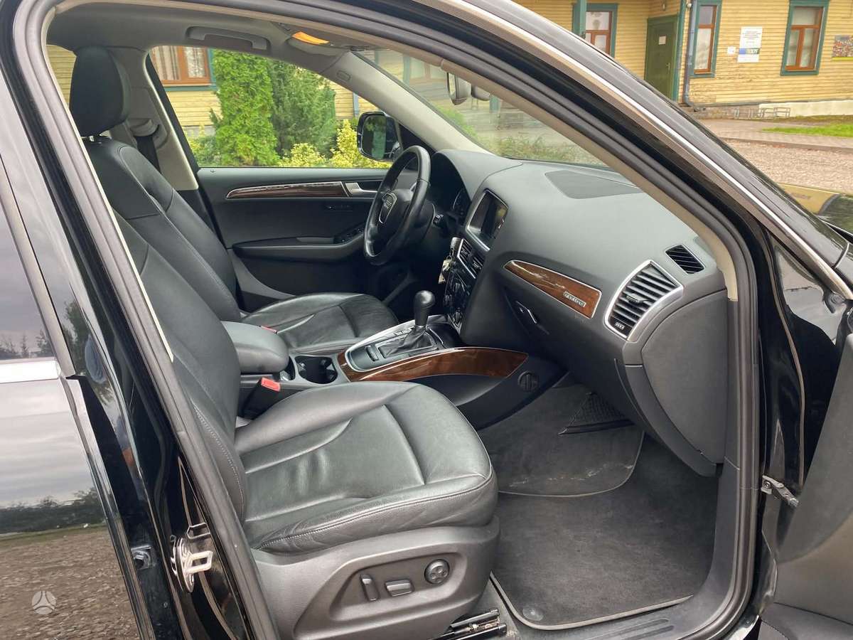 Audi Q5, 2.0 l., Внедорожник / Кроссовер