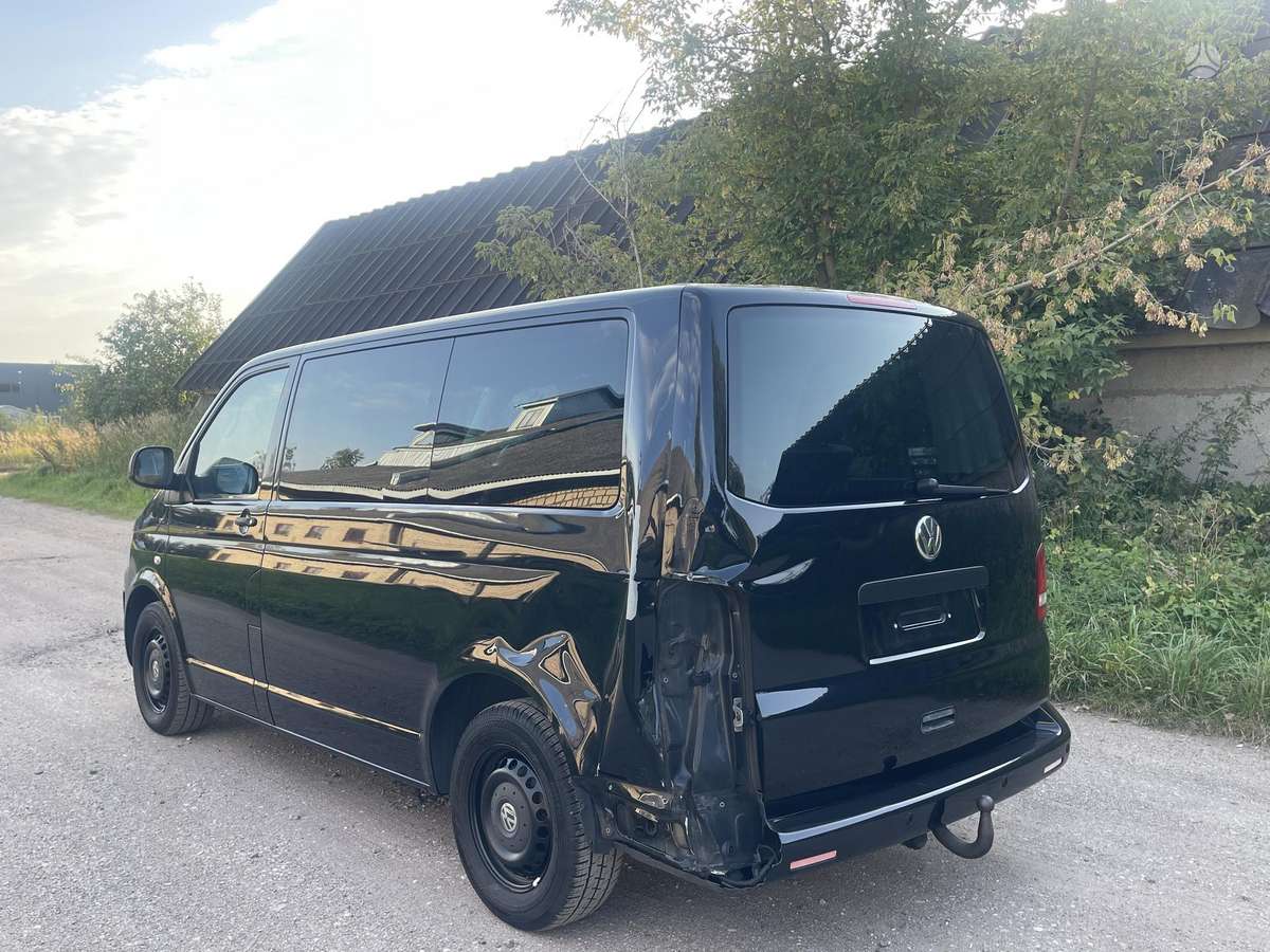 Volkswagen Multivan - 2