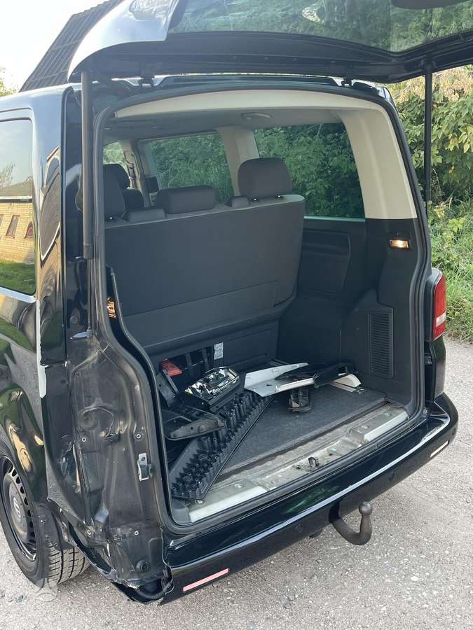 Volkswagen Multivan - 10
