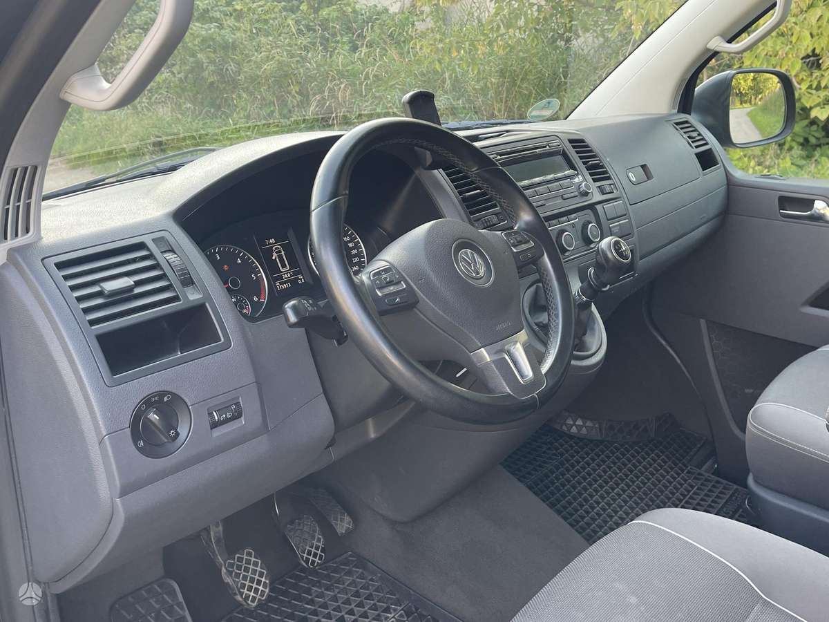 Volkswagen Multivan - 12