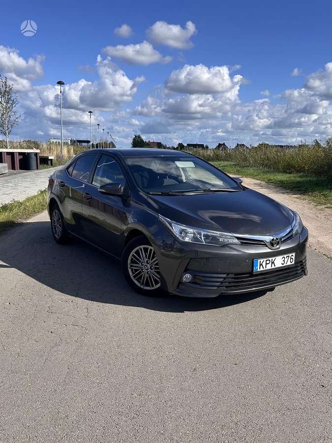 Toyota Corolla - 1