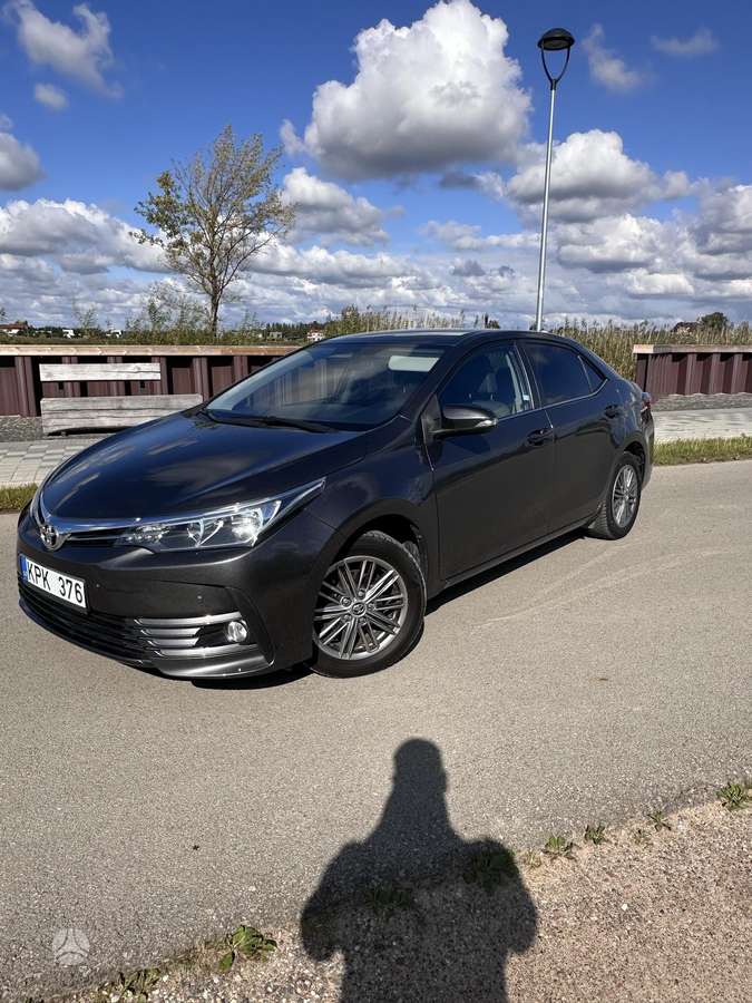 Toyota Corolla - 2
