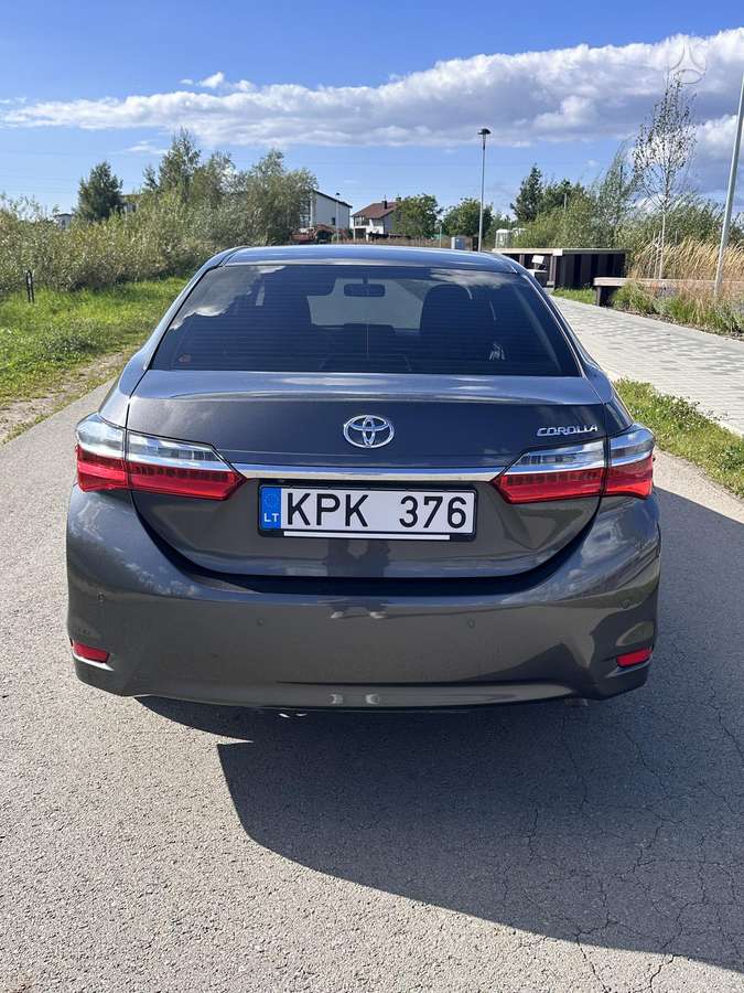 Toyota Corolla - 4