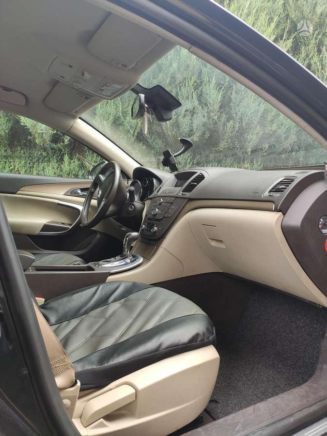 Opel Insignia, 2.0 l., Седан
