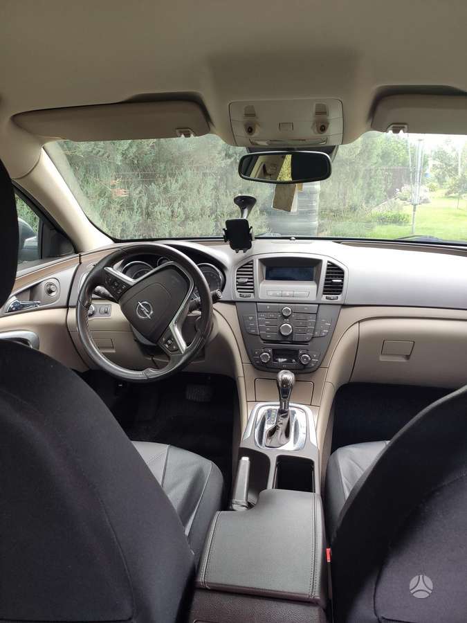 Opel Insignia, 2.0 l., Седан