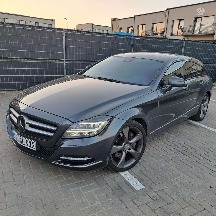 Mercedes-Benz CLS350 - 1