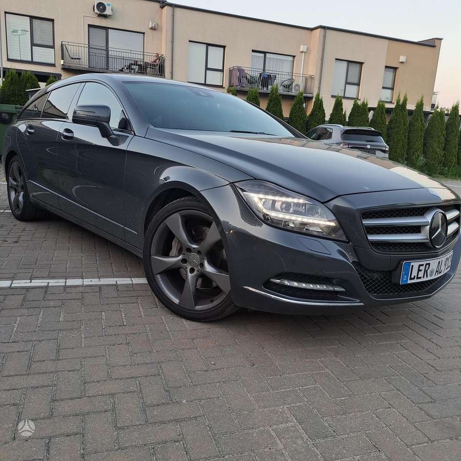 Mercedes-Benz CLS350 - 2