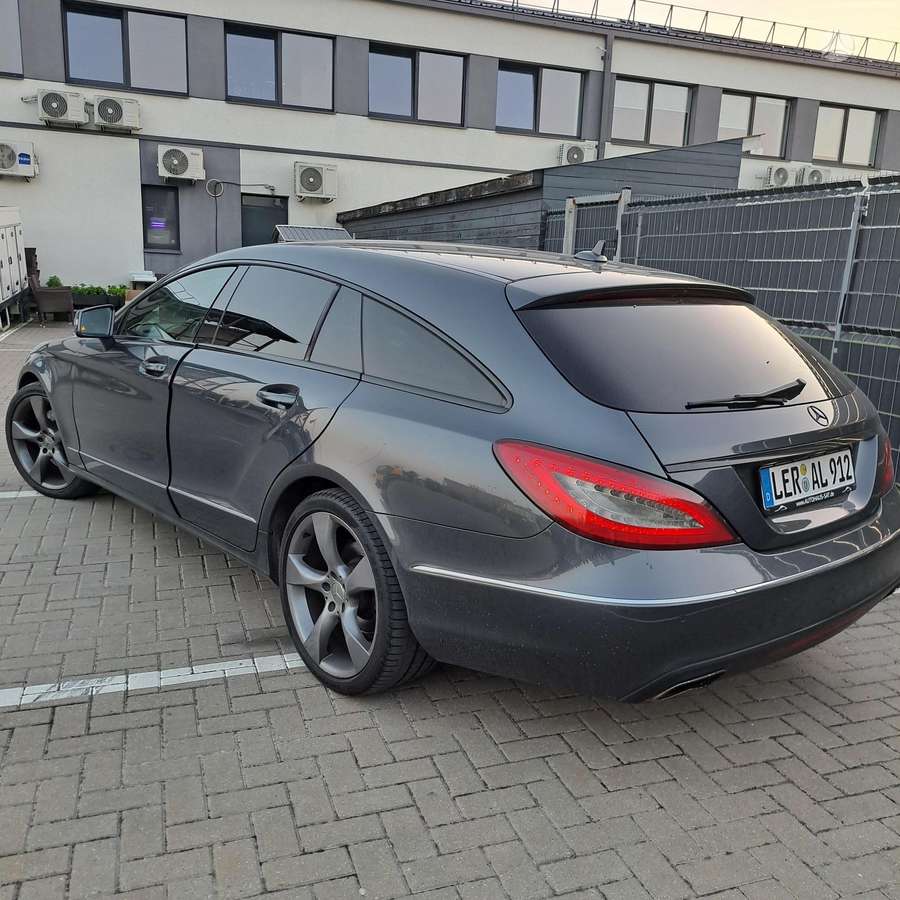 Mercedes-Benz CLS350 - 12