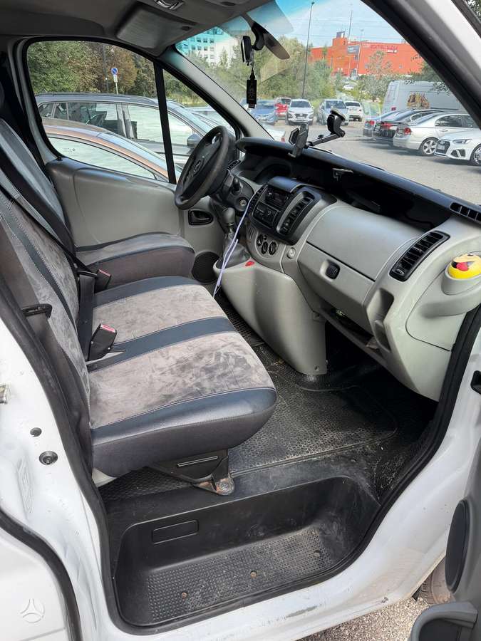 Opel Vivaro - 8