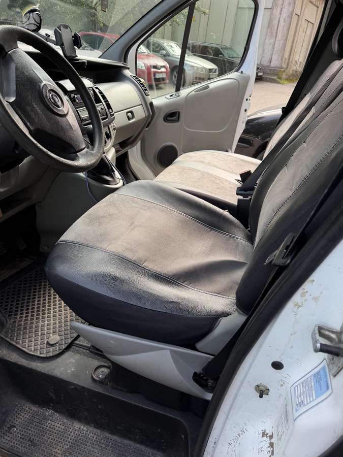 Opel Vivaro - 10