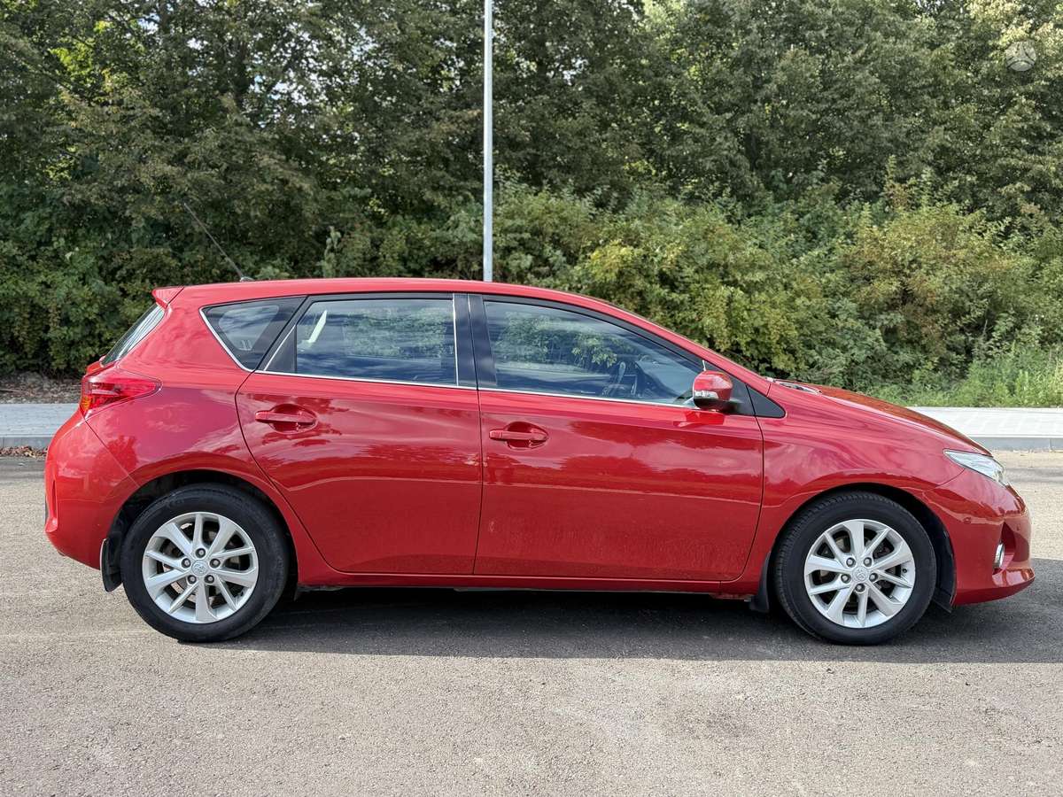 Toyota Auris - 4