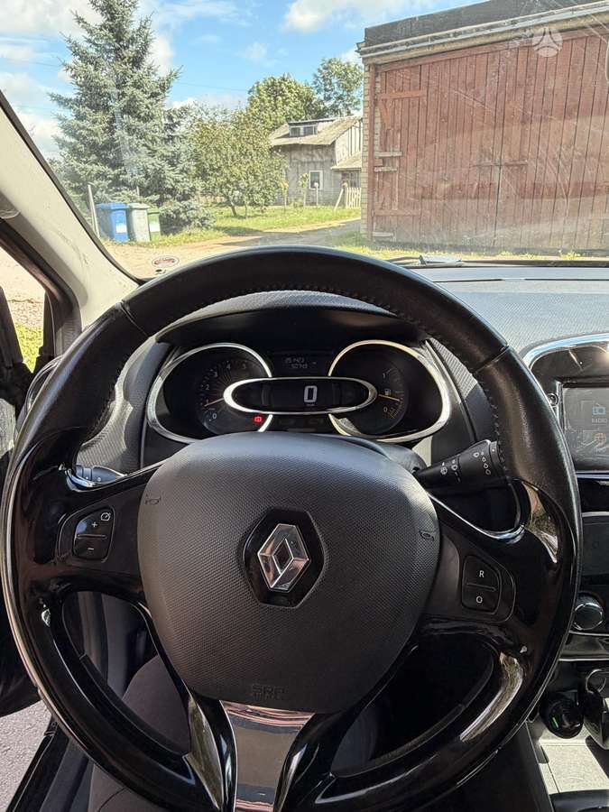 Renault Clio - 12