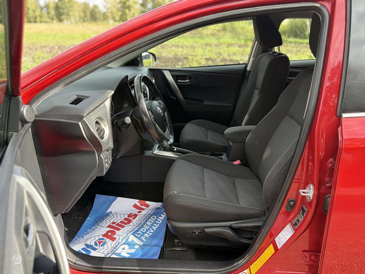 Toyota Auris - 10