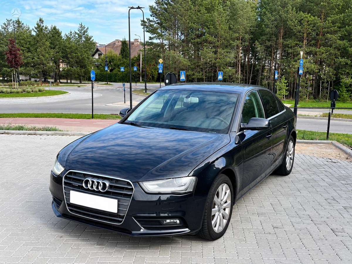 Audi A4, 2.0 l., Седан