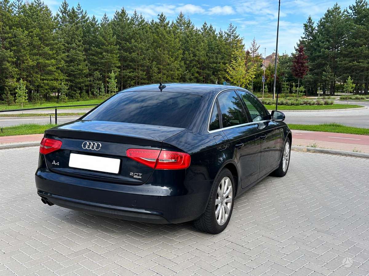 Audi A4, 2.0 l., Седан