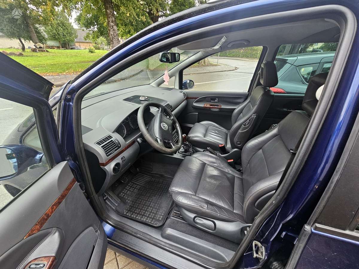 Volkswagen Sharan - 3