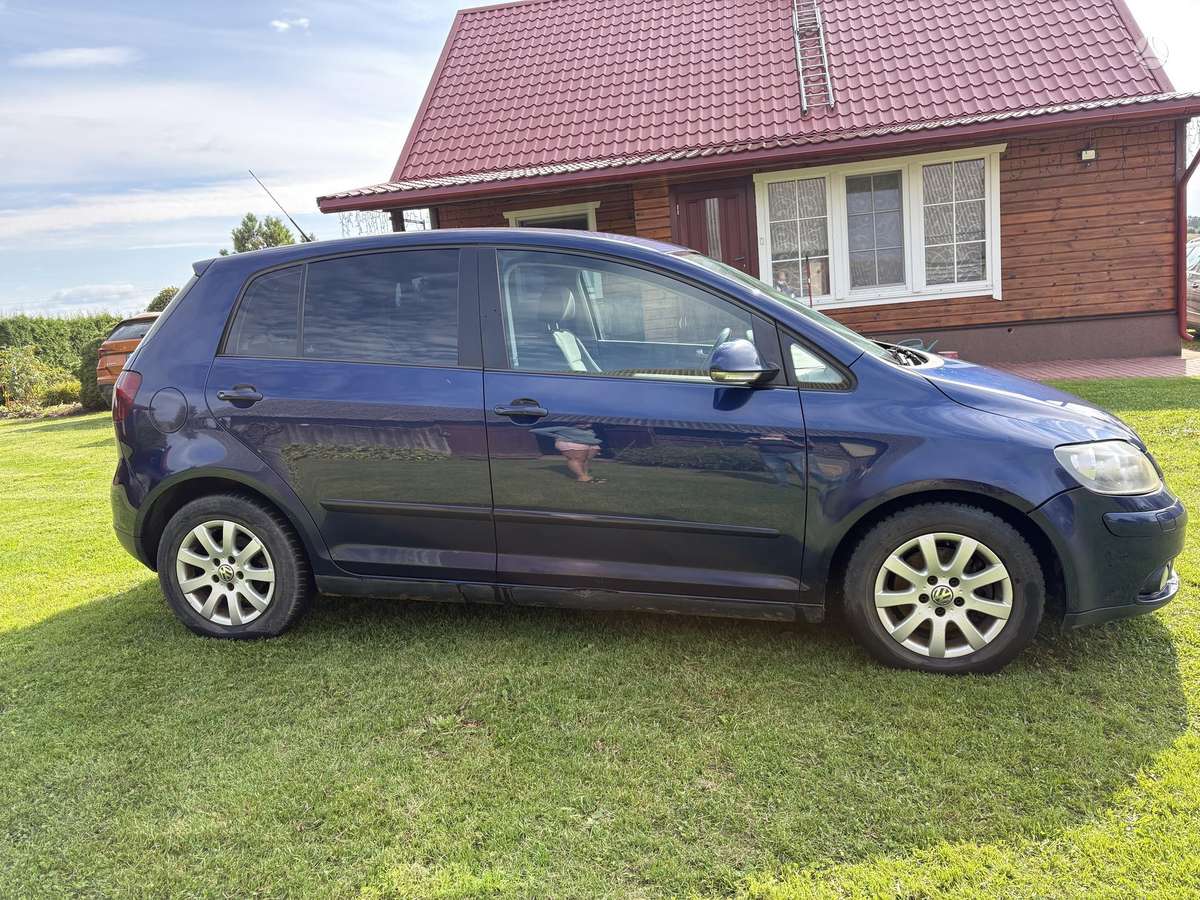 Volkswagen Golf - 2