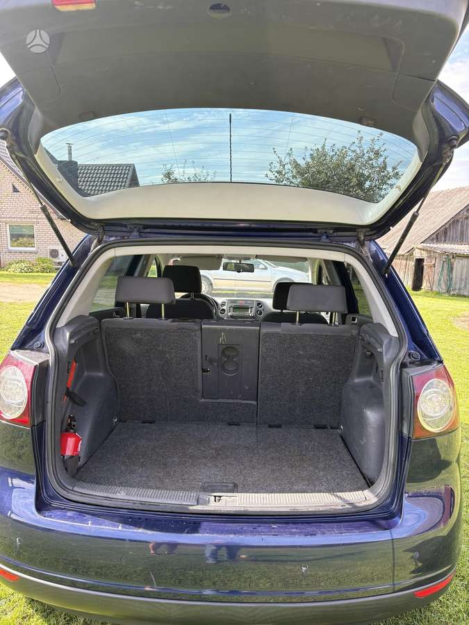 Volkswagen Golf - 6