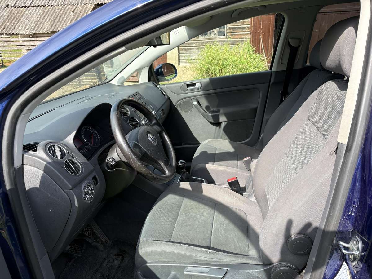 Volkswagen Golf - 8