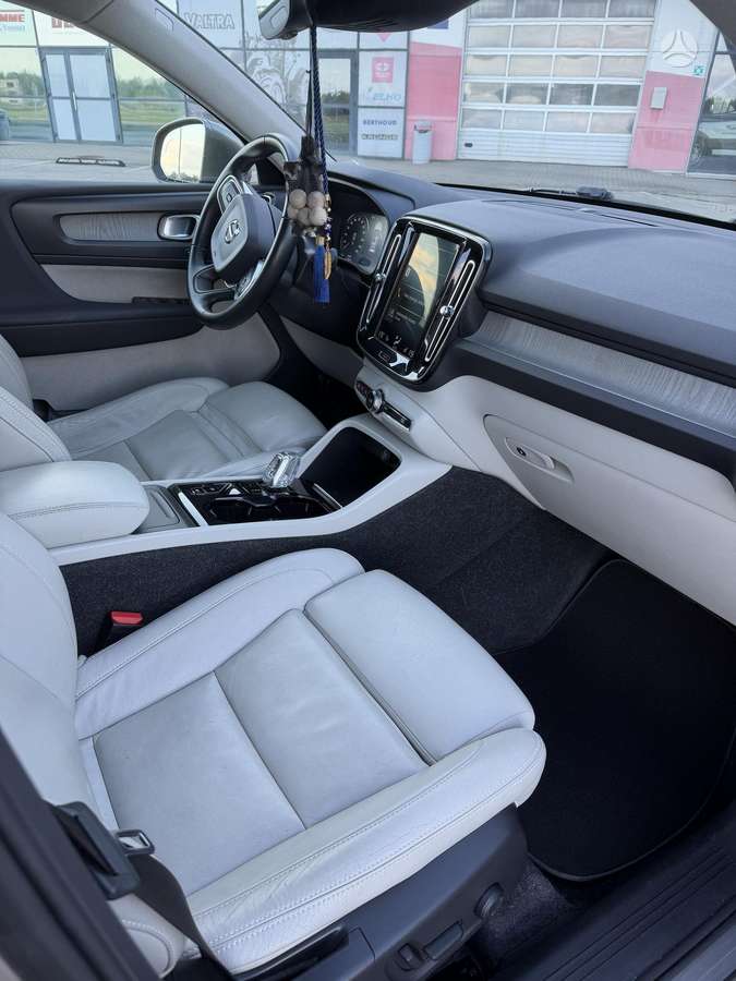 Volvo XC40 - 10